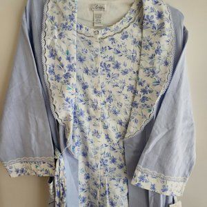 New beautiful sleepwear set-matching robe & pajamas with tags-Aria